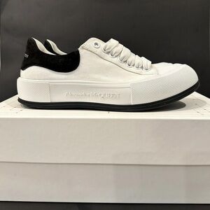 Alexander McQueen Deck Plimsoll Low 'White Black'